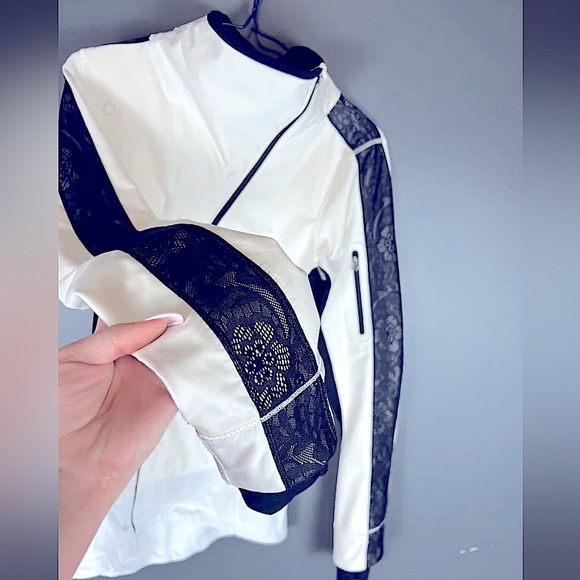 Lululemon Draft Dodger Jacket - Picture 7 of 11